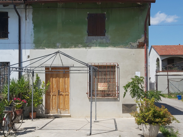 Casa di mq. 170, da ristrutturare