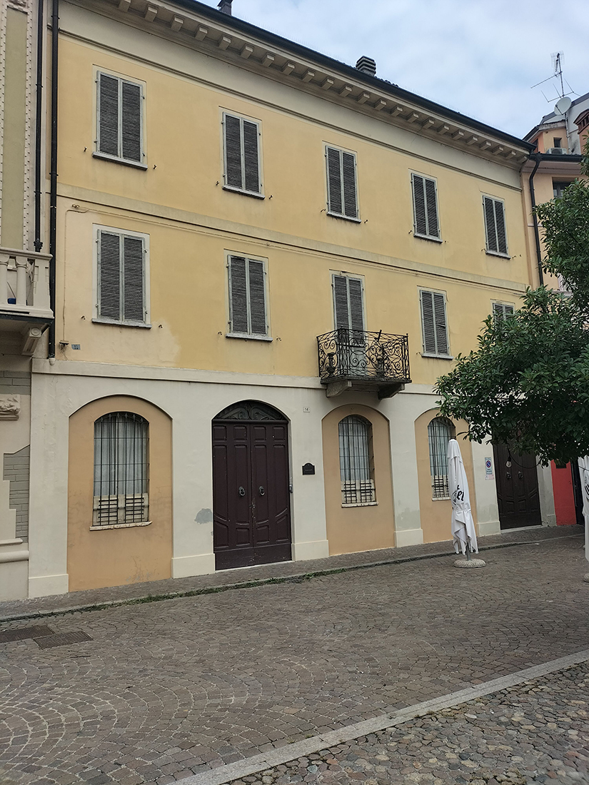 Stabile in Piazza Turati