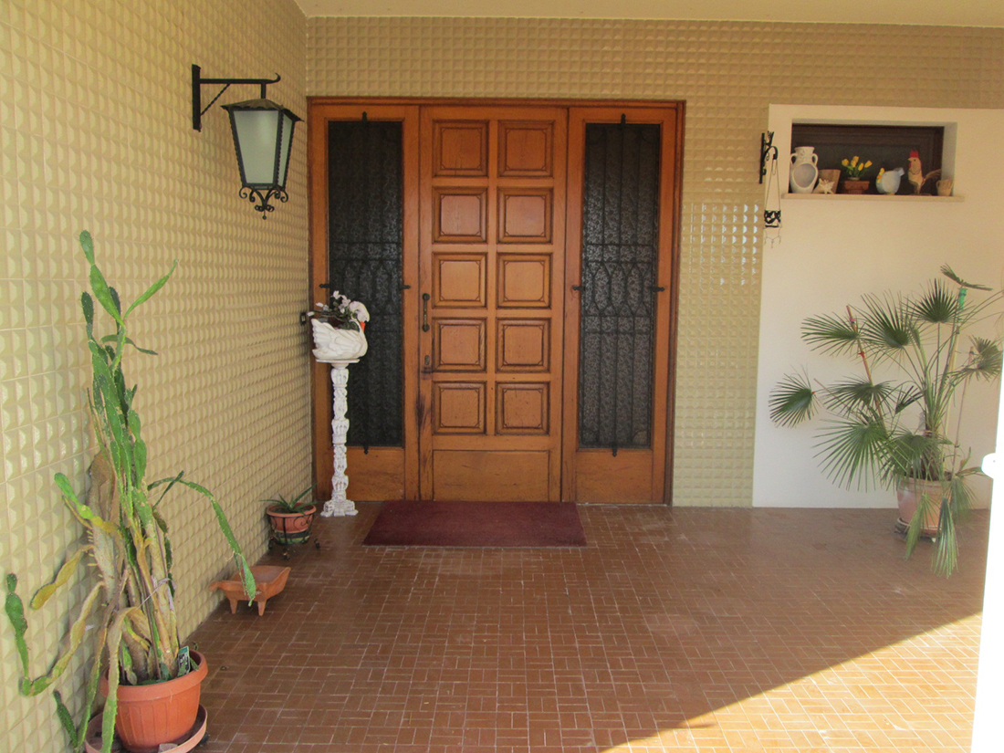 Villa con ampio giardino