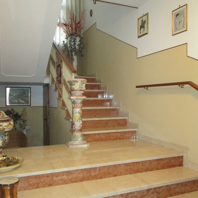 Villa con ampio giardino