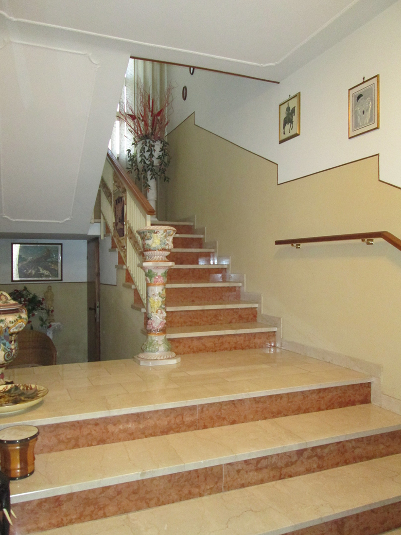 Villa con ampio giardino