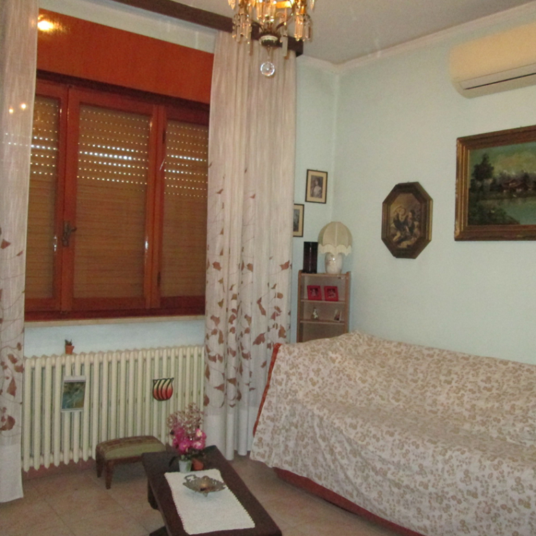 Villa con ampio giardino