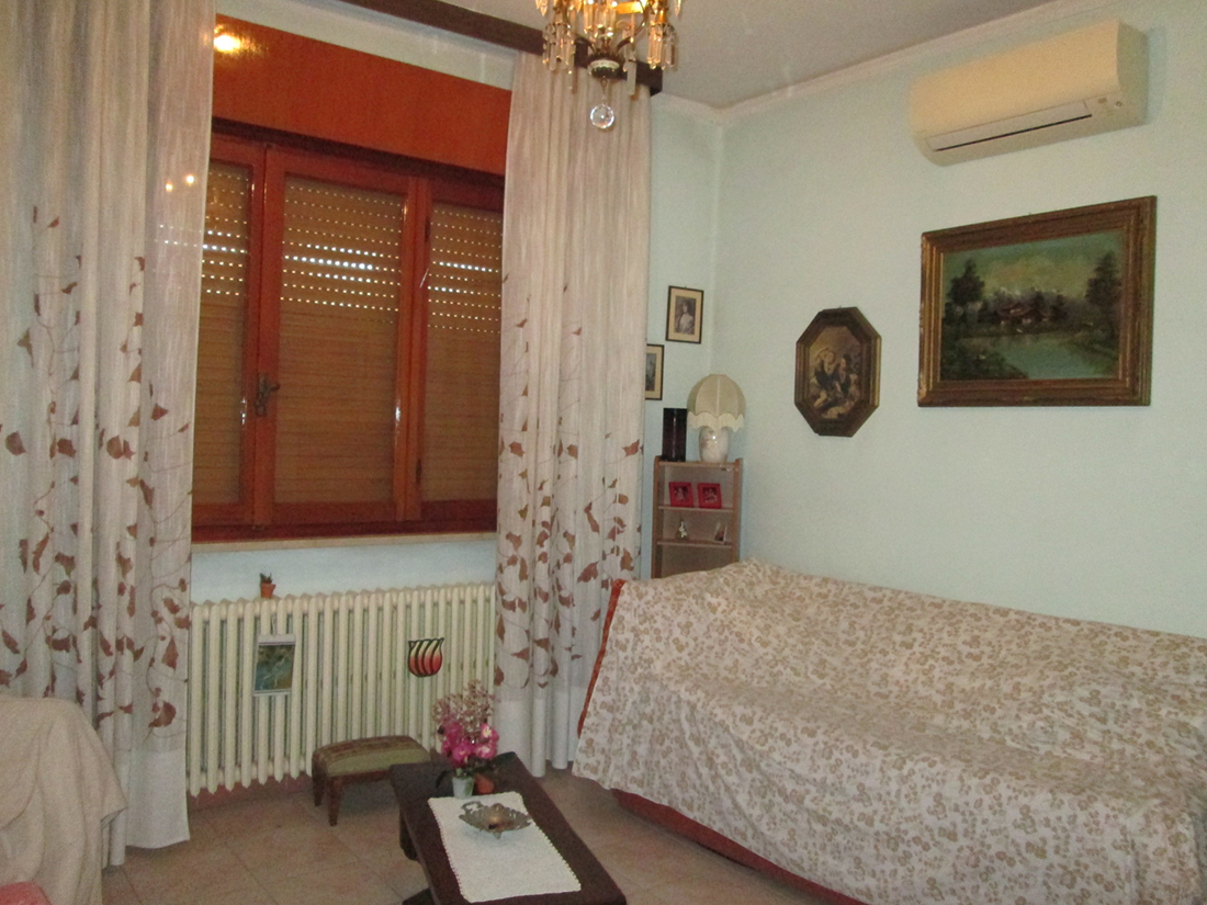 Villa con ampio giardino