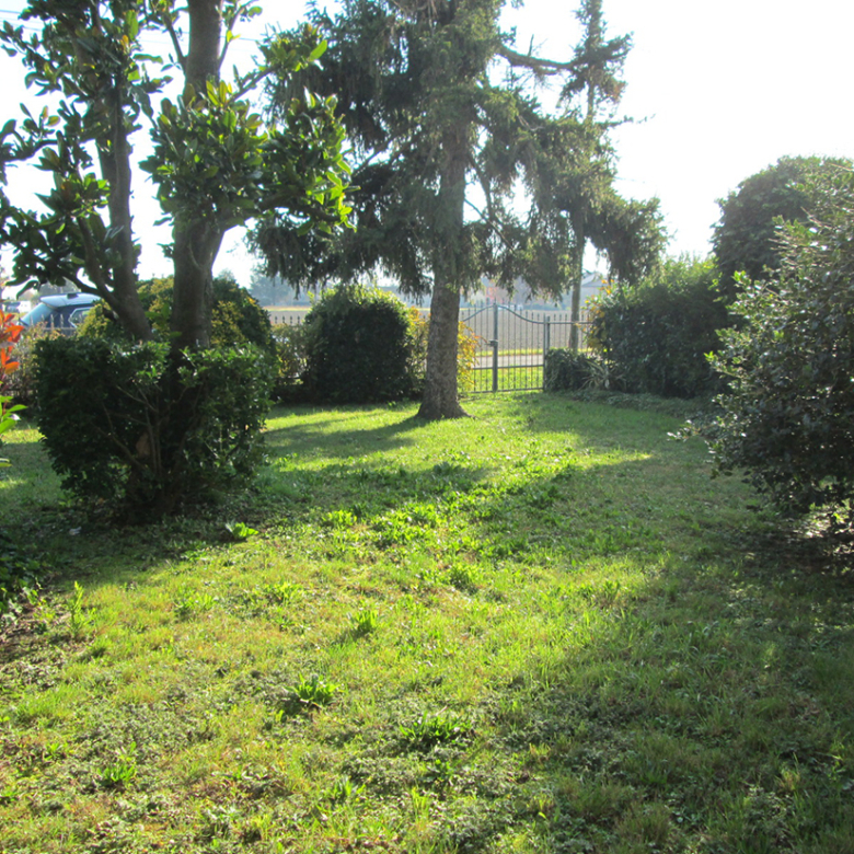 Villa con ampio giardino