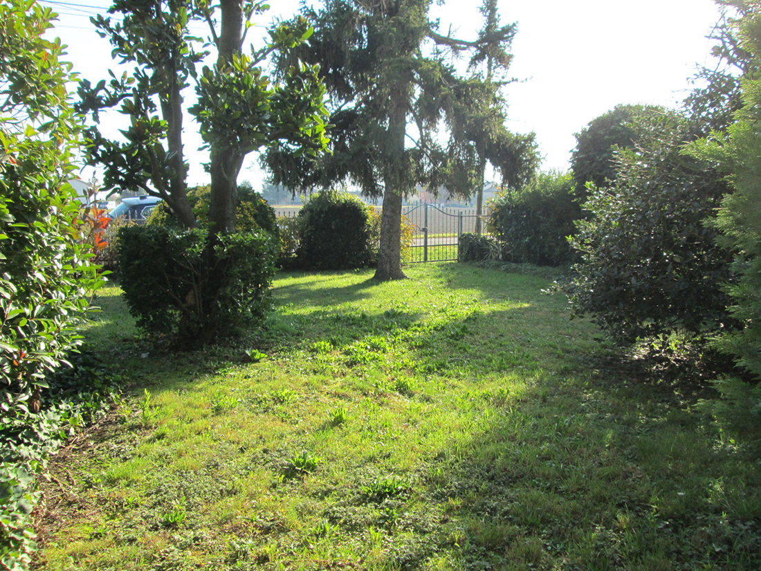 Villa con ampio giardino