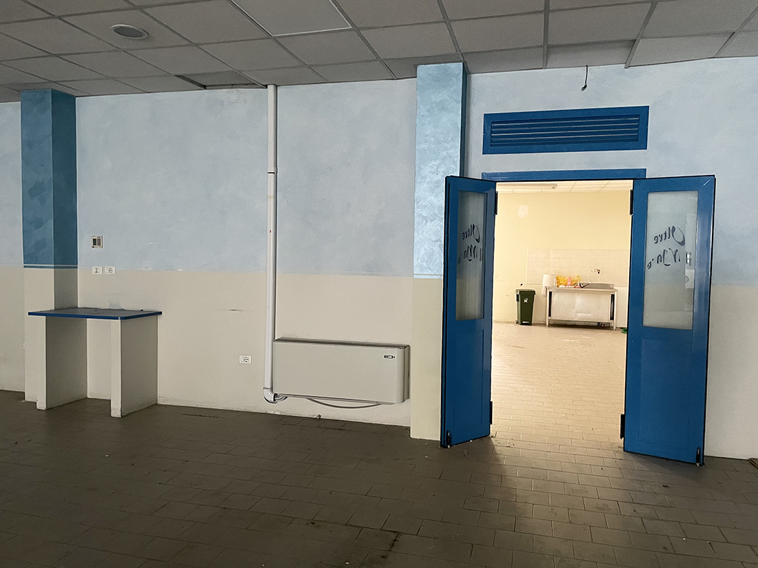Casalmaggiore ampio negozio con parcheggio