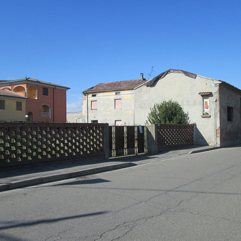 Stabile indipendente in centro paese