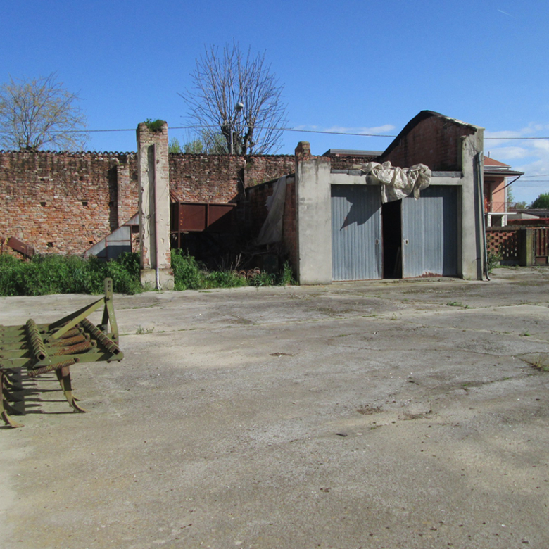 Stabile indipendente in centro paese