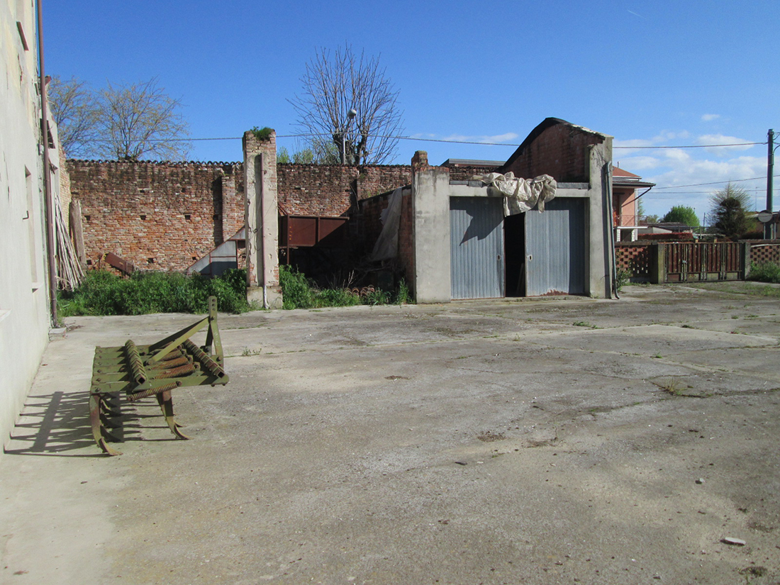 Stabile indipendente in centro paese