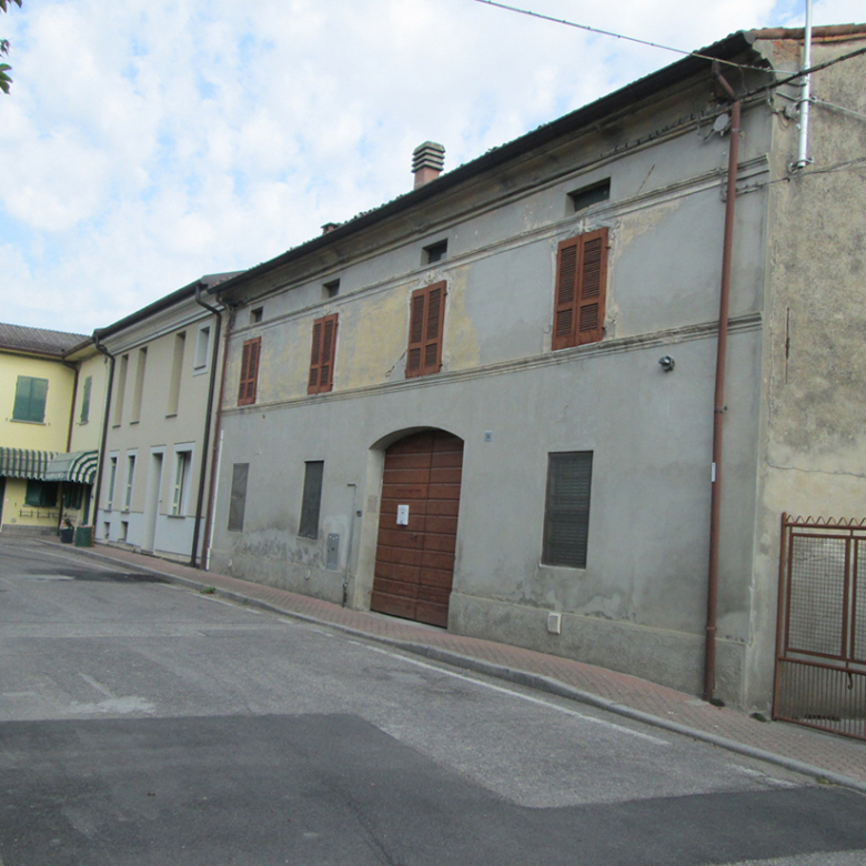 Casa con cortile esclusivo