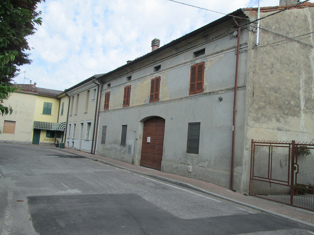 Casa con cortile esclusivo