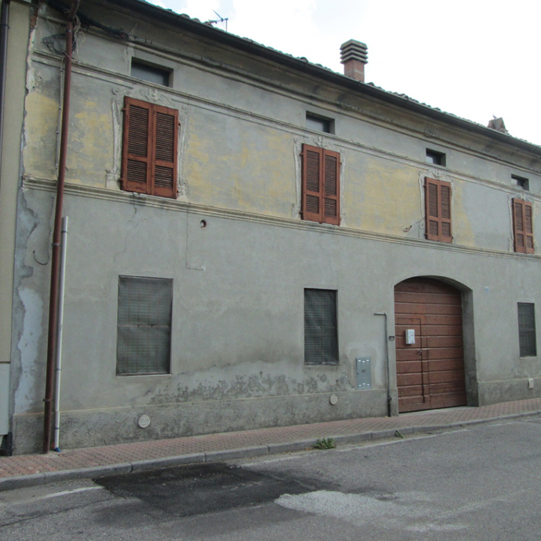 Casa con cortile esclusivo