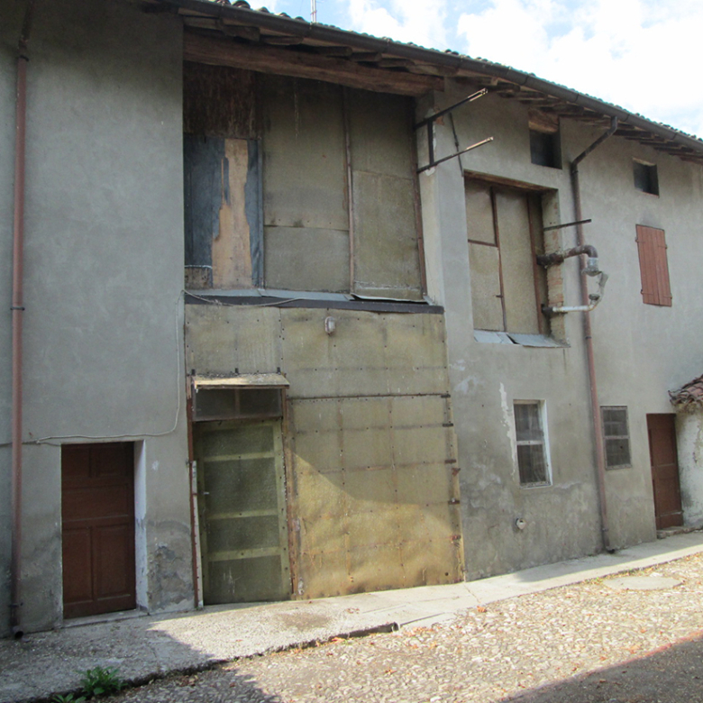 Casa con cortile esclusivo