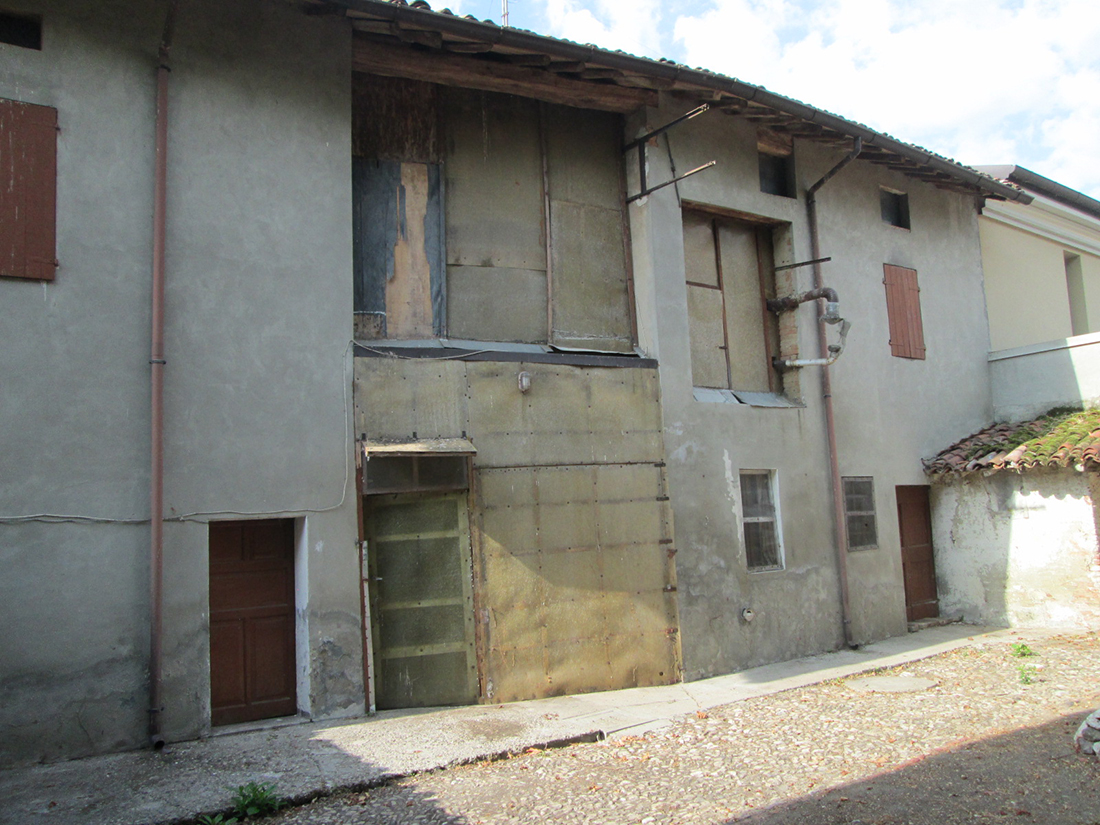 Casa con cortile esclusivo