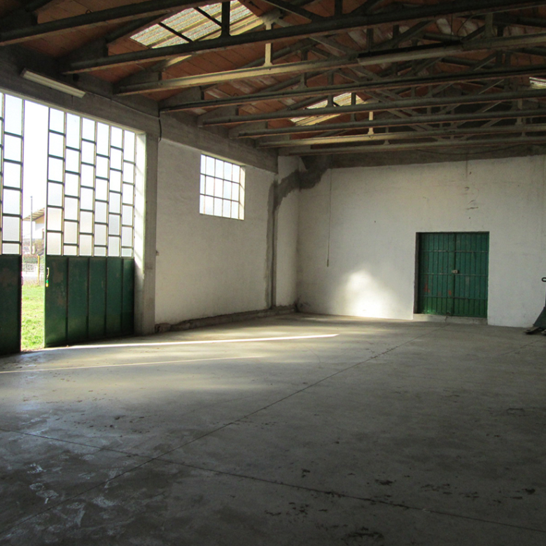 Deposito/garage in vendita